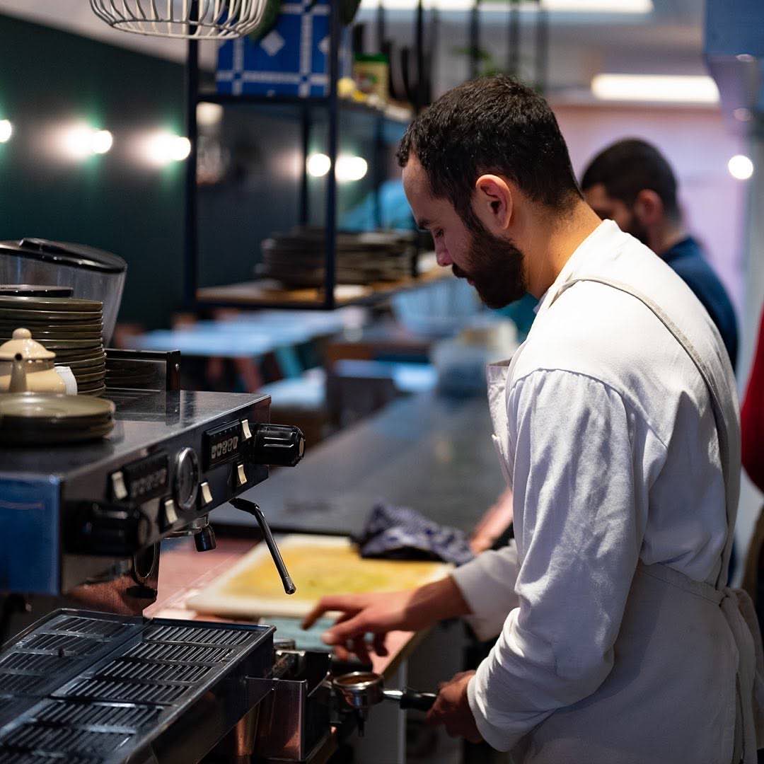 Barista pulling espresso at the felfel coffee bar